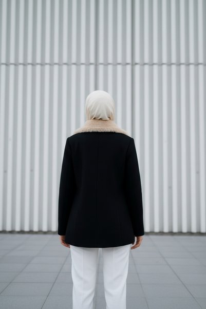 Zeneva Collection Jachetă căptușită cu guler de blană neagră 2121