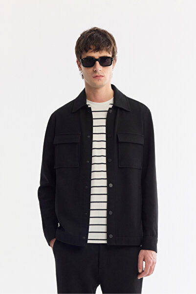 Avva Ανδρικό μαύρο κλασικό πλεκτό πουκάμισο με διαγώνιο γιακά και διπλή τσέπη...