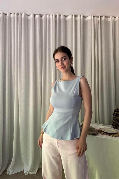 lizge giyim بلوزة بيبلم ذات ياقة قارب