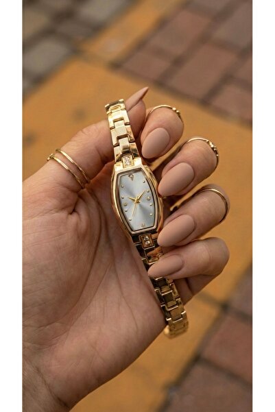 KLISHE Butik ساعة نسائية من الفولاذ باللون الذهبي بتصميم مستطيل عتيق وساعة أن...