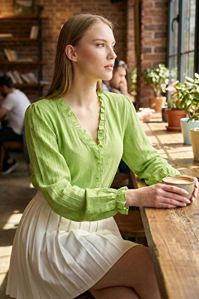 armonika Γυναικεία μακρυμάνικη μπλούζα με πράσινο γιακά και βολάν μπροστά με ...