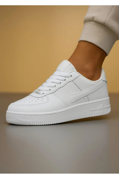 NiLi Unisex, yürüyüş ve spor ayakkabısı.