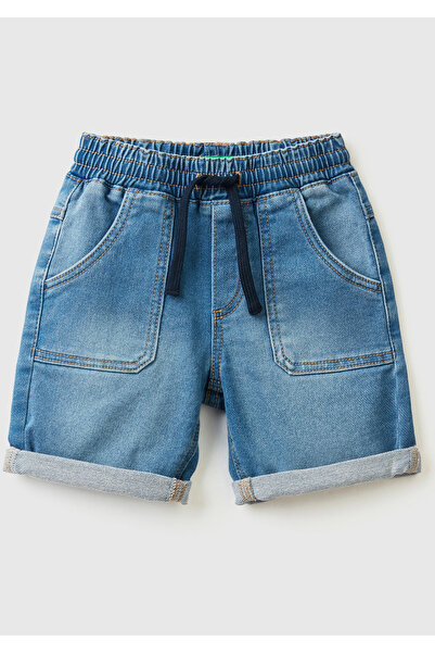 United Colors of Benetton Erkek Çocuk Mix Logolu Rahat Denim Şort Yüz Baskılı