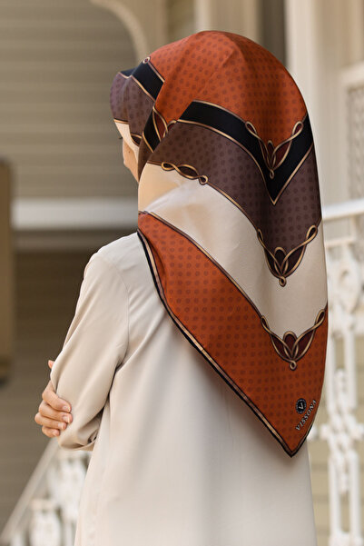 Vissona 57% MĂTĂSĂ 43% VISCOZĂ Mătase twill cu buline și modele geometrice, c...