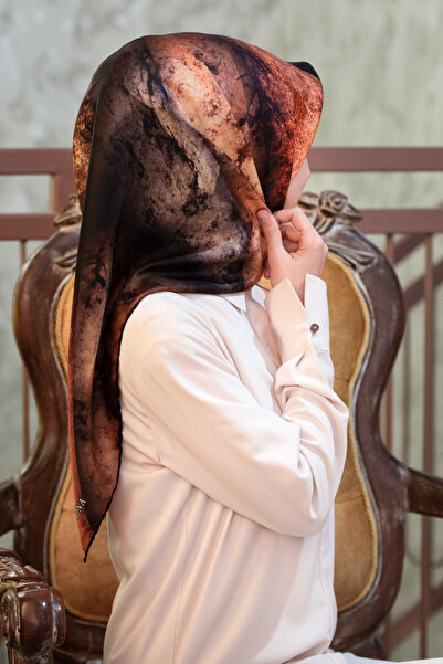 Vissona 57% Svila 43% VISKOZA Tvil pređa Svila k Teksturirano Geo Geometrijsk...