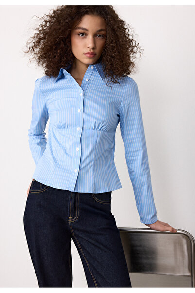 Stradivarius Göğüs altı dikiş detaylı dar kesim gömlek