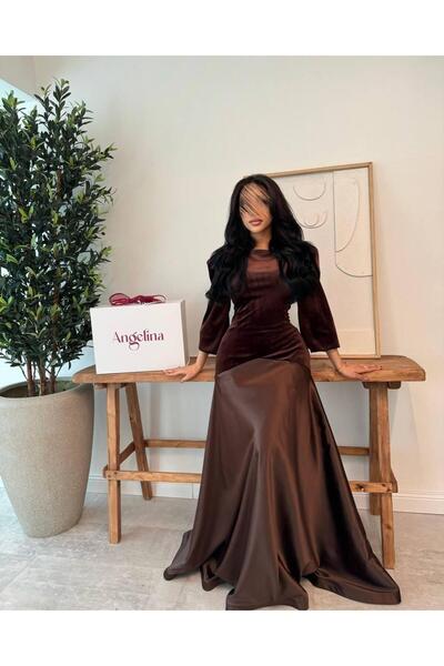 Angelinaa Justina's dress