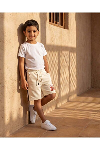 REDTAG شورتات أولادي بلون كريمي فاتح
