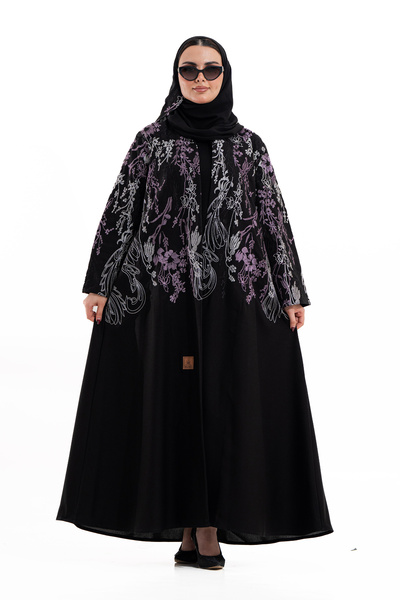 Hasnaa Abaya Jana abaya with embroidery on the front