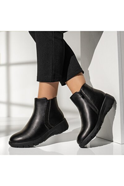 Modlet.ro Women's short black boots with zipper MOD14083