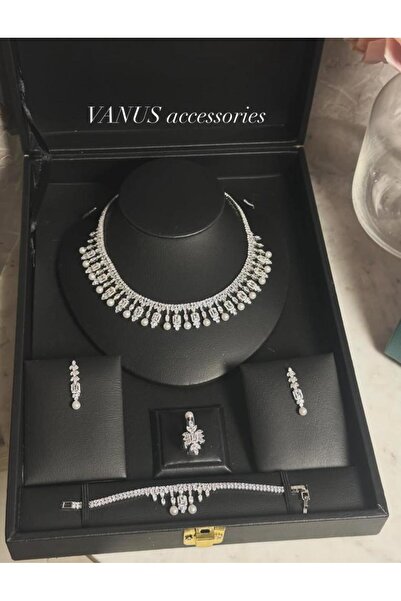 vanus fashion طقم اكسسوار مرصع باللولو A1561