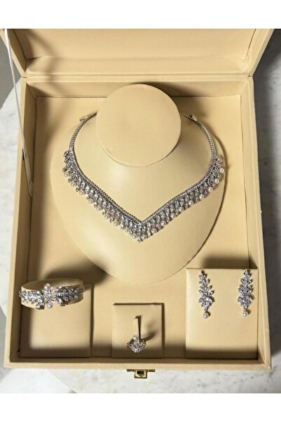 vanus fashion طقم اكسسوار مرصع باللولو A1557