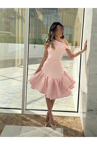 alweshah alahmar short dress