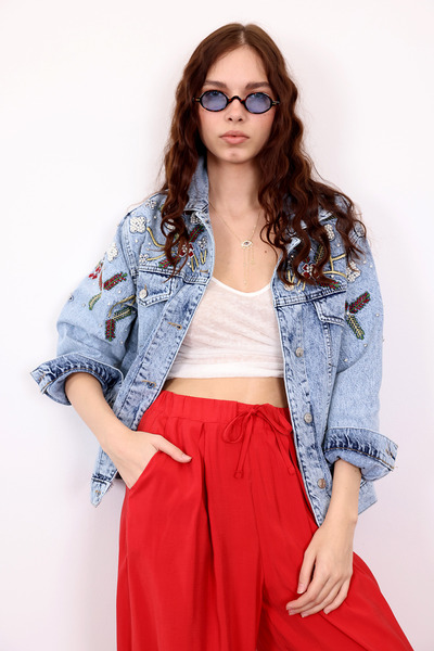 5in1Canpolat Snow Washed Denim Jacket with Embroidery and Pearl Detail 5896