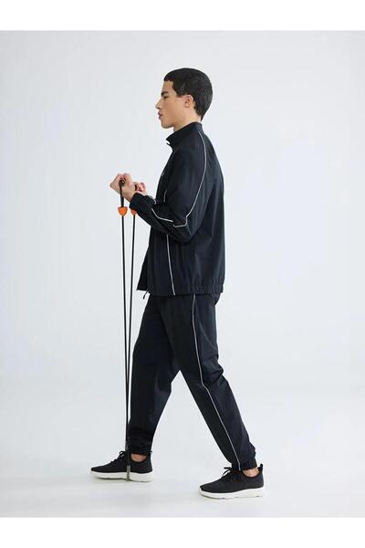 LC Waikiki بنطلون رياضي رجالي مخطط باللون الأسود (S6)