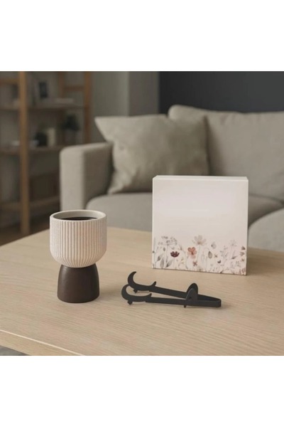 QUEEN Elegant incense burner with tongs