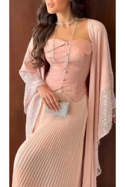 lavera fashlon Lavera ~ A beautiful and stunning evening dress in a dark nude...