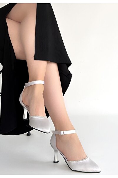 Lisinya Mejja Gray Satin Heeled Shoes - Tygoo