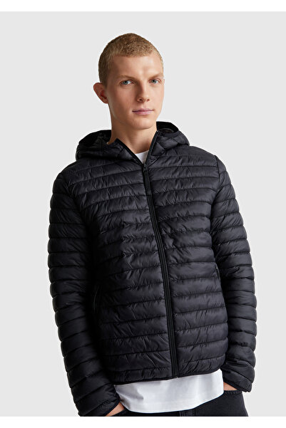 United Colors of Benetton Men's Black Polyester Filled Regular Fit Hooded Puf...