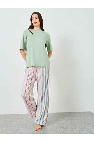 Styli Green Short Sleeve T-Shirt and Striped Pyjama Set