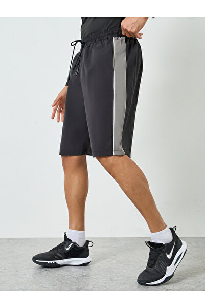 Take Two By Styli شورت رجالي أسود بخطوط جانبية متباينة