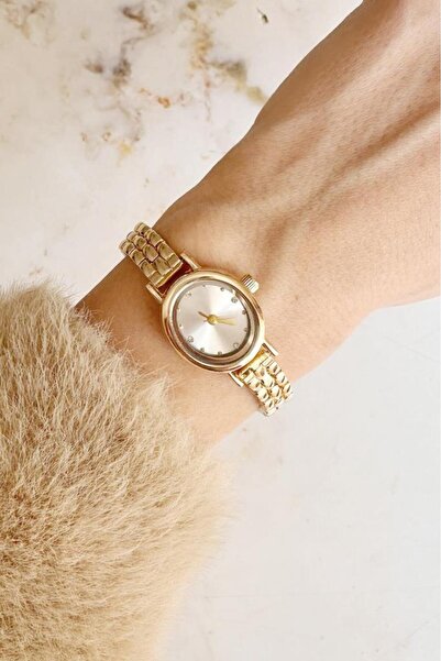 OQQO ساعة يد نسائية ذهبية من سيلين بقرص مرصع بالأحجار