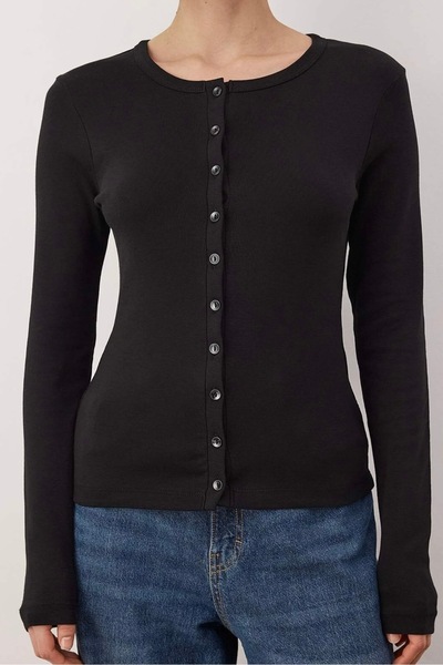 Noi Belis Body-Fitting Stretchy Knitted Blouse Ss26Bz0016