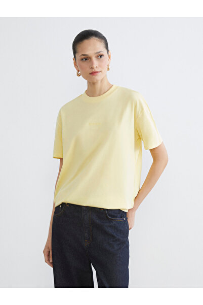 LC Waikiki مطرزة طاقم الرقبة تي شيرت المرأة