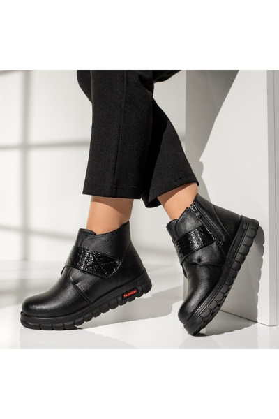 Modlet.ro Дамски черни ботуши с цип и велкро закопчалки MOD14098