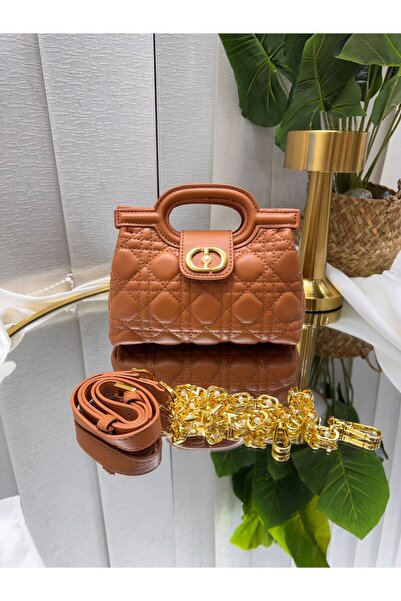 GENERAL A stylish women's Clutch Bag with a sophisticated and compact design.