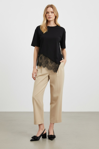 Trend Alaçatı Stili Γυναικείο μπλουζάκι με μαύρο ασύμμετρο κόψιμο Δαντέλα με ...