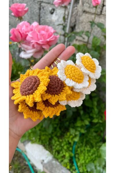 Velora Pinza 2 pieces hand knitted daisy keychain white-yellow
