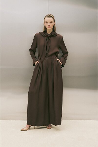 TERZİ DÜKKANI EVAN ASETAT FULARLI BLUZ PANTOLONLU TAKIM KAHVE