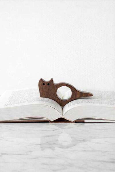 Anı_Atölye حامل صفحات الكتب الخشبي المصنوع يدويًا I مساعد القراءة - خشب الجرج...