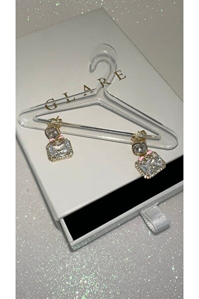 GLARE JEWELRY CO Pembe Kurdele Detaylı Lüks Baget Taşlı Gold Sallantılı Çelik...