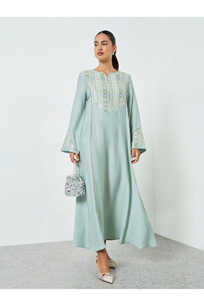 Amirah By Styli جلابيات خضراء مطرّز A-قَصّة على شكل A