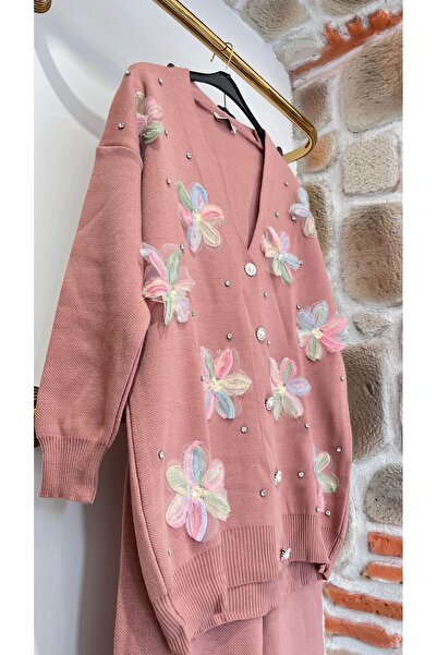 EB SCARF . Set de tricotaje O supradimensionat cu detalii perlate în 3D roz p...