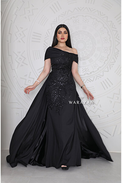 Warazan فستان سهرة طويل ماسك بتطريز شك وذيل