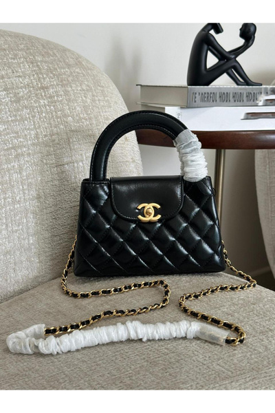 GENERAL Clutch Bag with shoulder chain – a stylish and practical design for s...