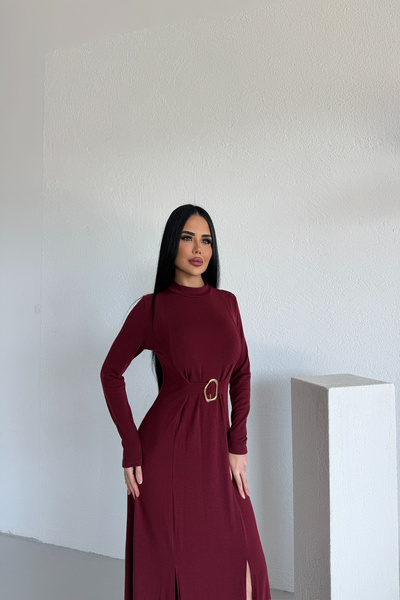 LİLA İSTANBUL ΦΟΡΕΜΑ ΜΕ ΛΕΠΤΟΜΕΡΕΙΑ ΚΟΥΜΠΩΜΑΤΩΝ ΣΤΟ ΛΑΙΜΟ ΚΑΙ ΣΤΟ ΜΕΣΑΙΟ ΜΕΡΟΣ