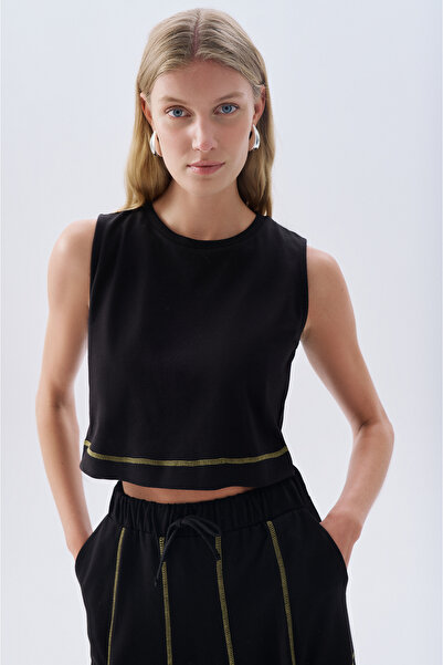 Mudo Sleeveless Crewneck T-Shirt with Sewing Details