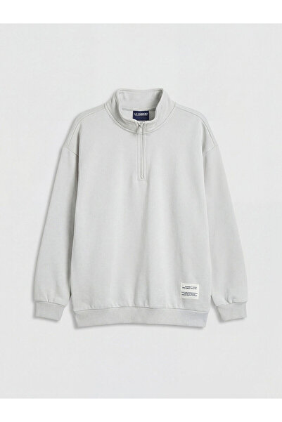 LC Waikiki سويت شيرت للأولاد من مجموعة إلسيفا باللون البيج ذو ياقة عالية