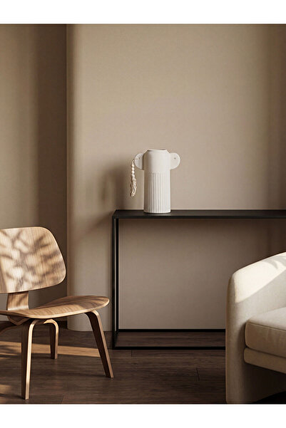 LC Waikiki مزهرية سيراميك بيضاء مزخرفة من مجموعة إم آند بي مقاس 22 سم