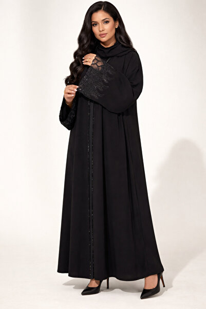 Elegant Black balloon abaya made of Crepe fabric, decorated with luxurious be...