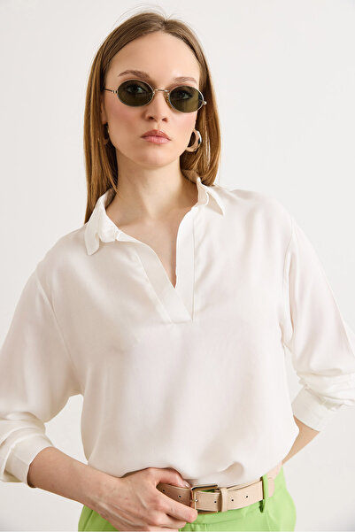 Olalook Women's White V-Neck Woven Viscose Flowy Blouse Blz-19003239