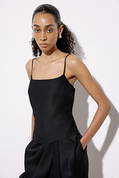 rue Kare Yaka İnce Askılı Siyah Bluz