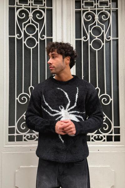 Flaw Wear Spider Patterned Plush Sweater