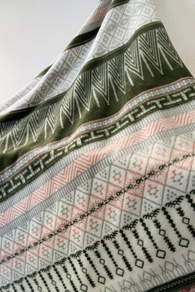 Seslim Akrilik Dokuma Çift Kişilik Peluş Isıtan Uşak Battaniyesi