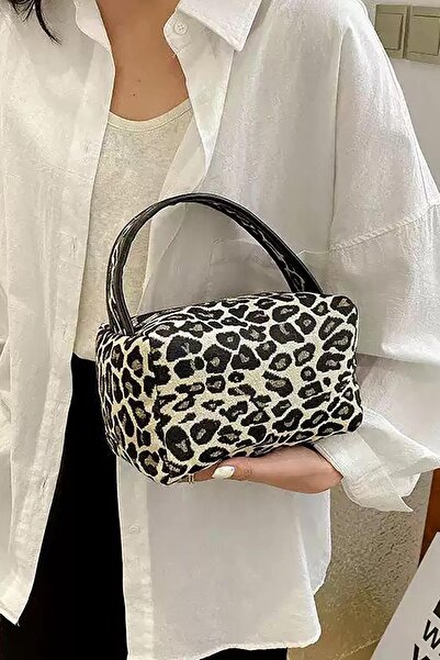 TAKIŞTIR حقيبة مكياج بنقشة الفهد