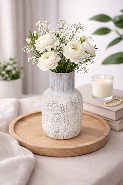 N.zone Ceramic vase with embossed pattern – elegant modern design